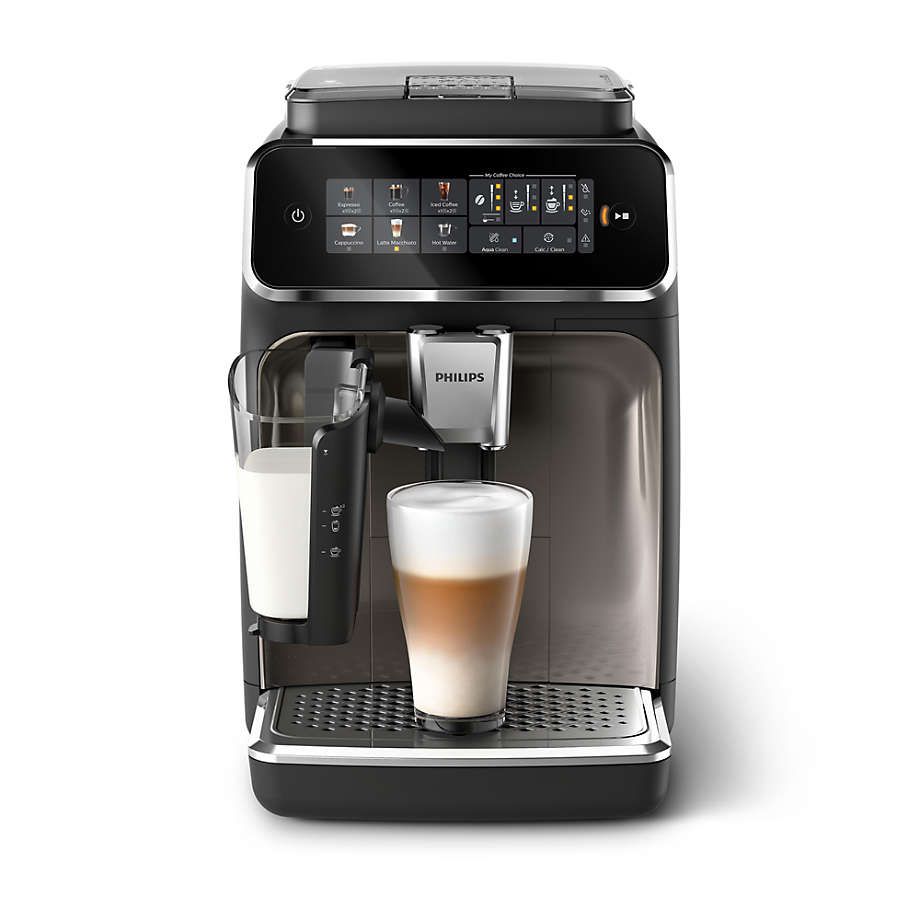Philips 3300 LatteGo, vue trois-quarts avec verre de latte